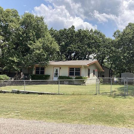 Lake Texoma Lake House Kingston Exterior photo